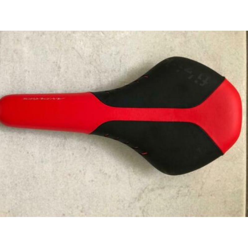 Fizik Antares R3 Kium zadel nieuw!