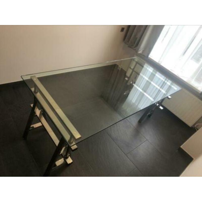 Prachtige industriële glazen eettafel