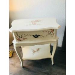 2 brocante nachtkastjes
