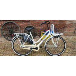 Een zeer mooie 28 inch DSP meisjes-schoolfiets