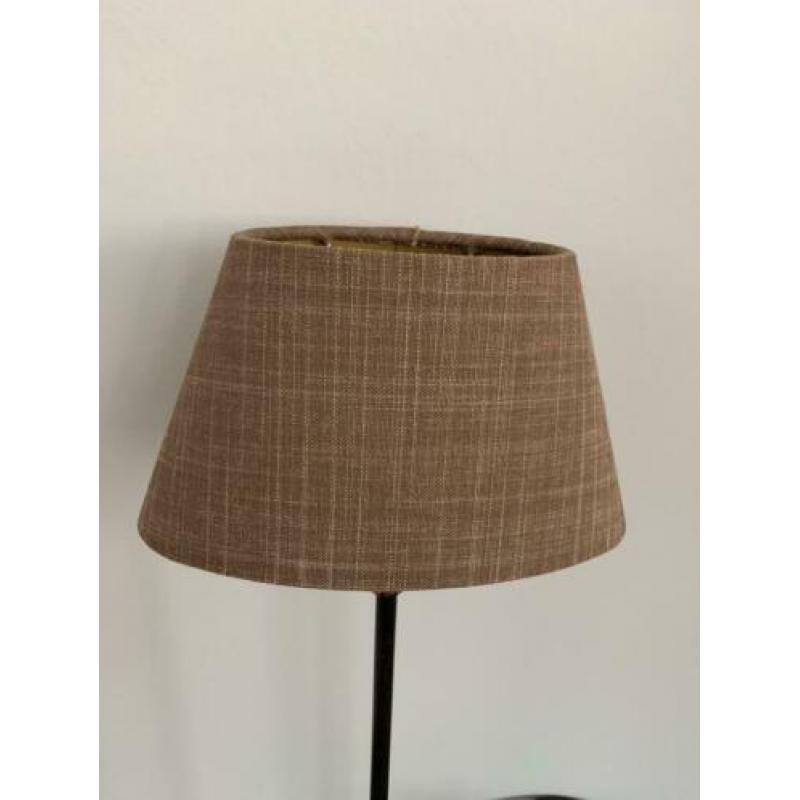 Tafellampje lampje tafellamp lamp met kapje, hoogte 45,5 cm