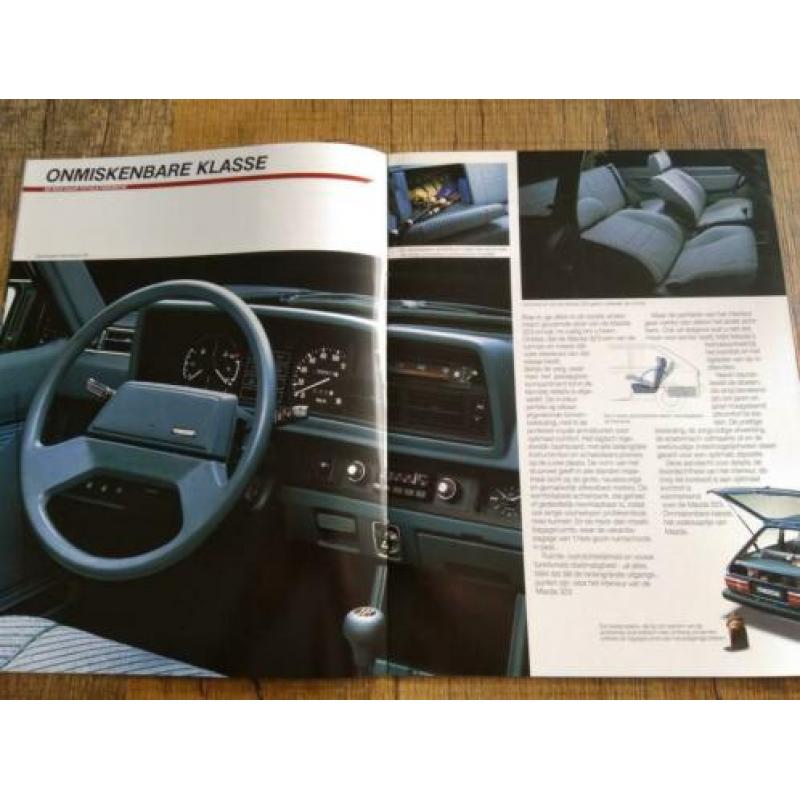 Mazda 323 hatchback/sedan folder uit 1984