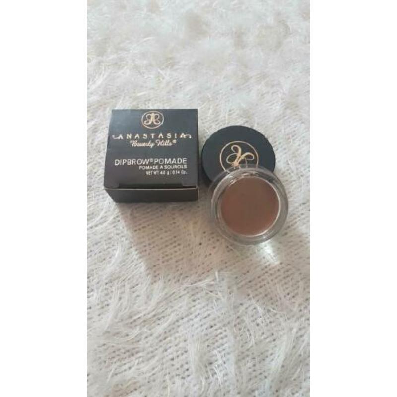 Anastasia Beverly Hills Blonde
