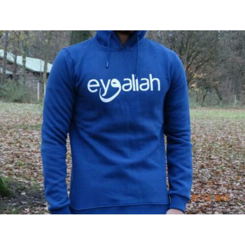 Eyvallah. Siyah ve Lacivert Kazaklar, Zwart en Blauwen Truie