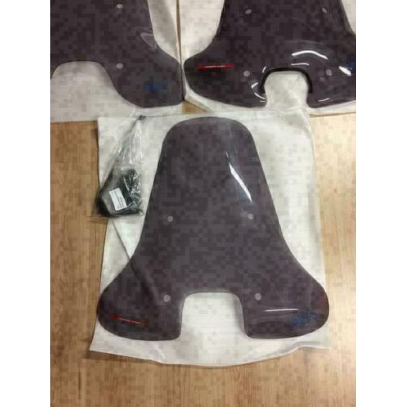Piaggio Vespa S LX Sprint Primavera Zip SMOKE windscherm