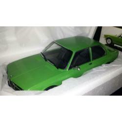 KK-Scale 1:18 BMW 318i E21 1975 groen nieuw in doos