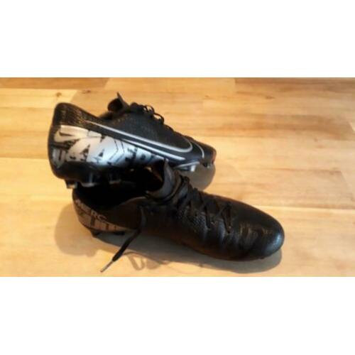 Nike Merc voetbalschoenen maat 44