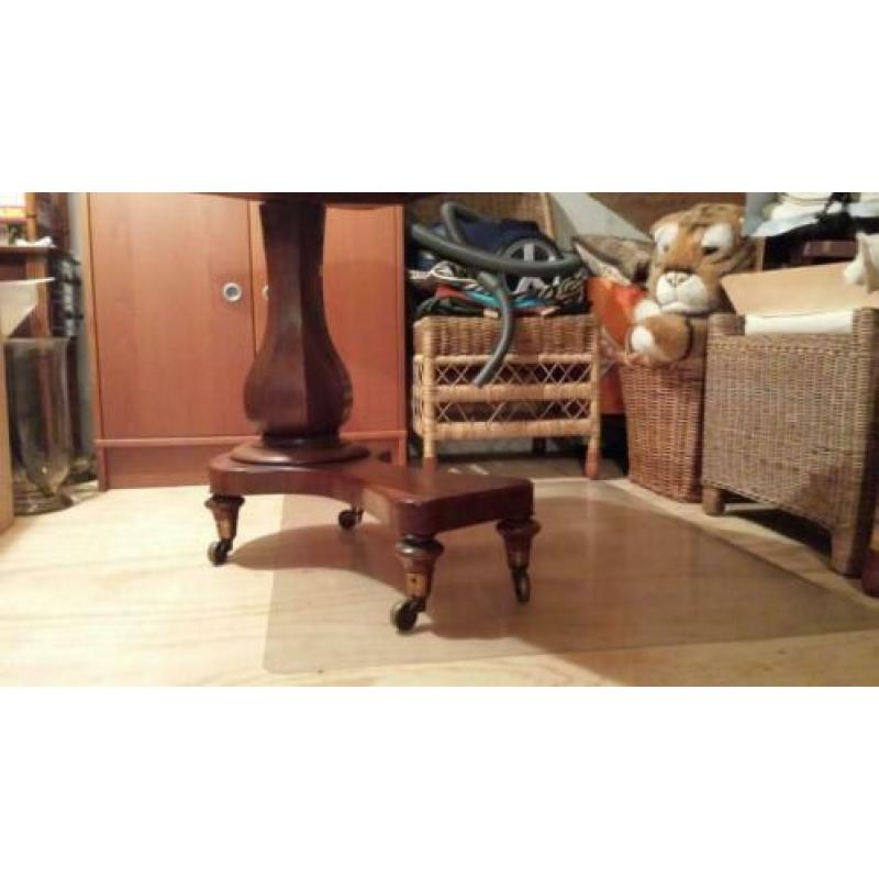 antieke bed tafel