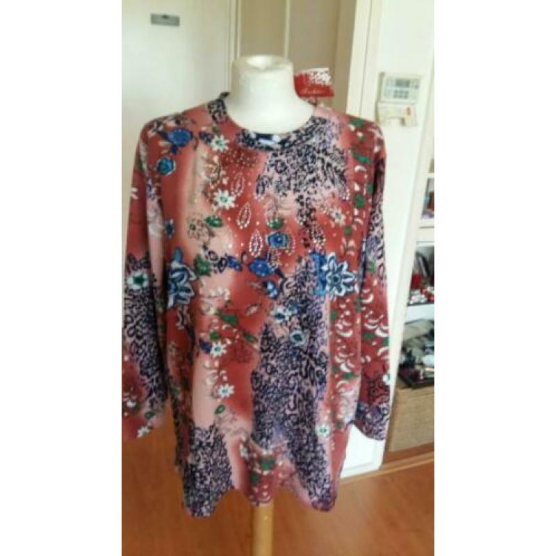 Gaaf truitje; new collection ( xl ) nieuw.