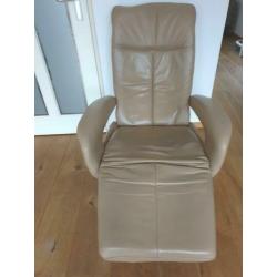 !! beige fauteuil leer relax stoel ziet er goed uit zie foto