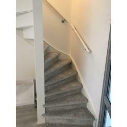 Echte vaklieden bekleden uw trap 25 jaar ervaring !