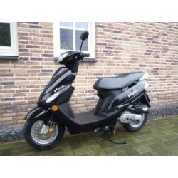 PEUGEOT V-CLIC SNOR BJ 2008 KM 5100 SNORSCOOTER 4T vclic