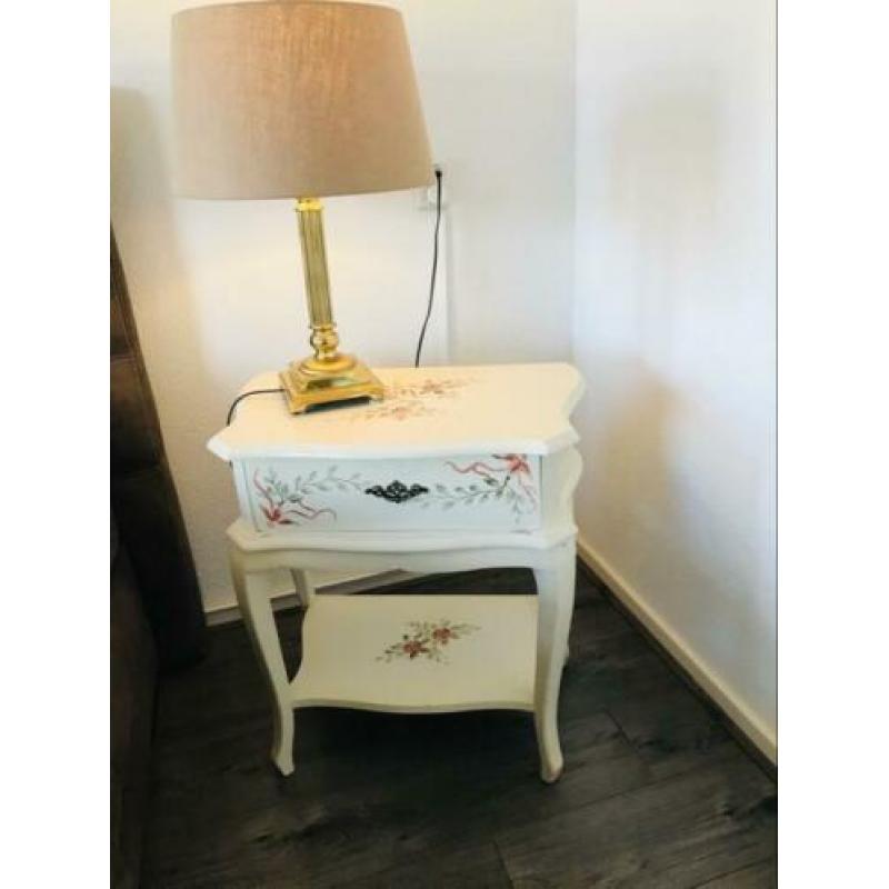 2 brocante nachtkastjes