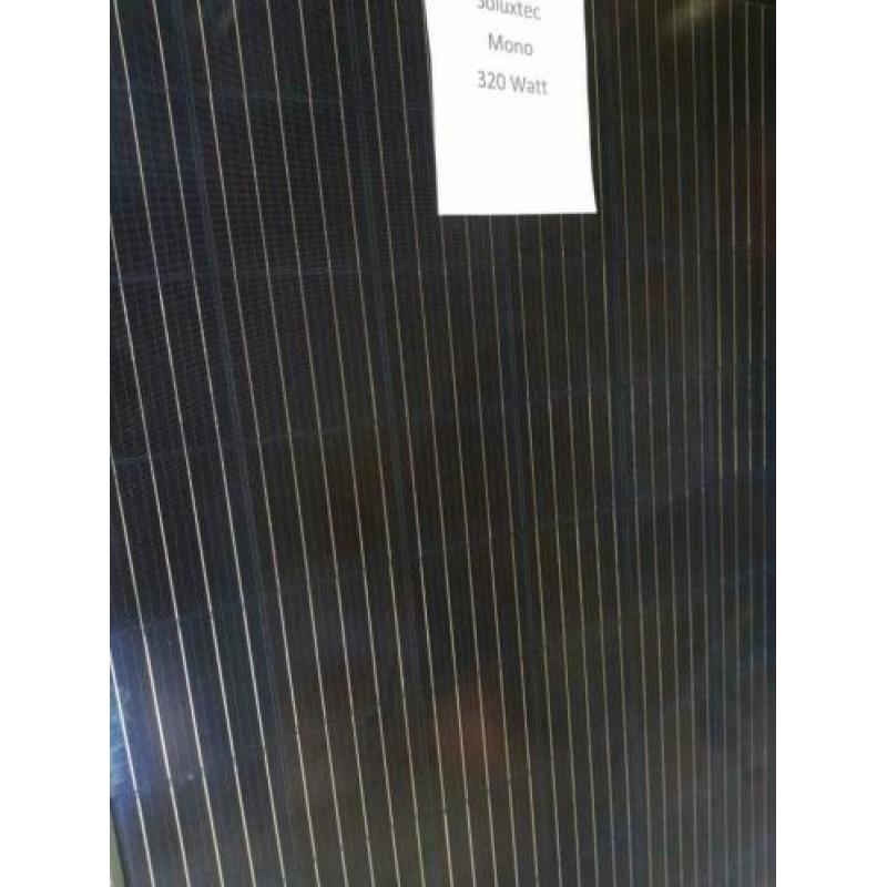 300w 10 zonnepanelen Soluxtec 166,5x101,5x3,2cm Duits