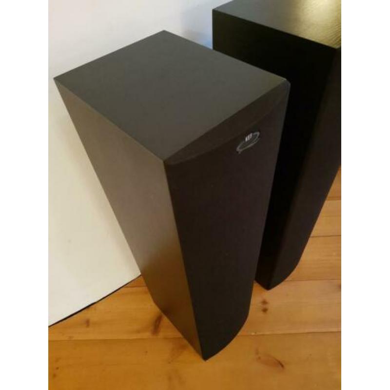 Kef q55