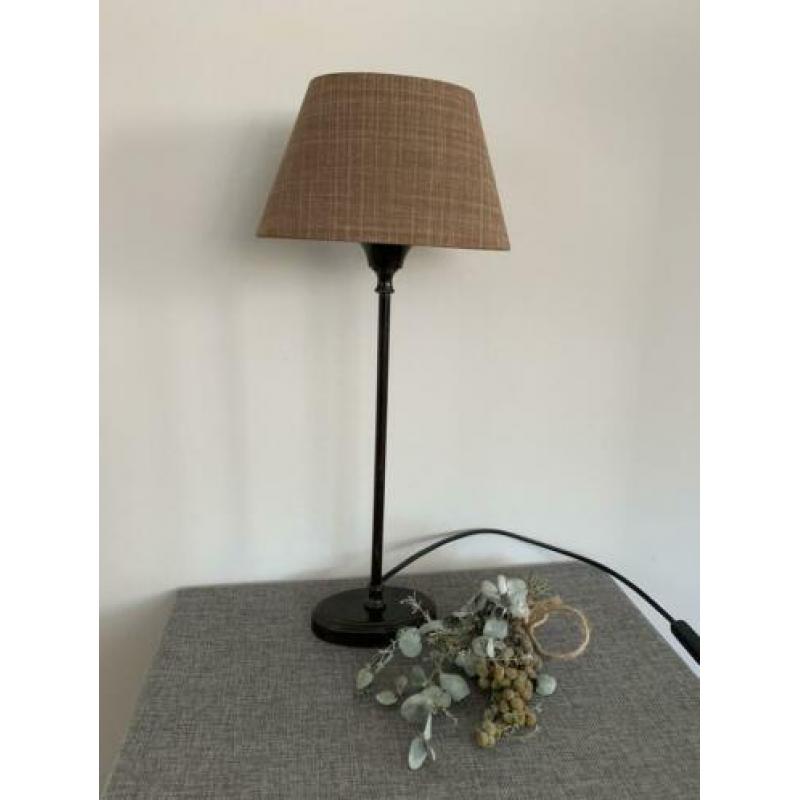 Tafellampje lampje tafellamp lamp met kapje, hoogte 45,5 cm