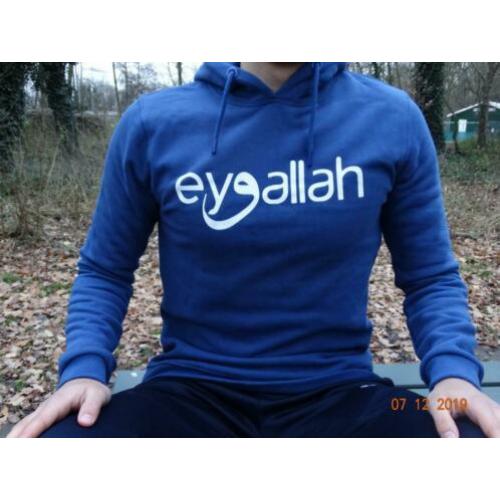Eyvallah. Siyah ve Lacivert Kazaklar, Zwart en Blauwen Truie