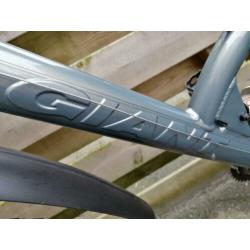 Giant Warp full suspension 27 speed