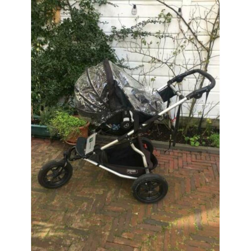 Urban Jungle buggy plus maxi cosi