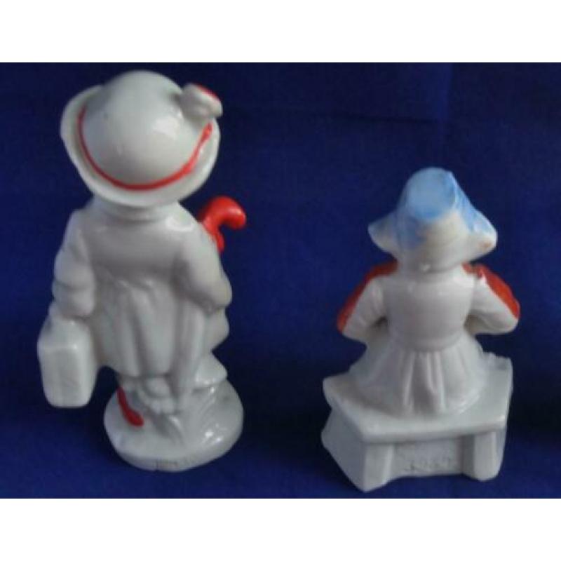 TWEE OUDE KLEINE BEELDJES * PORSELEIN * Divers *