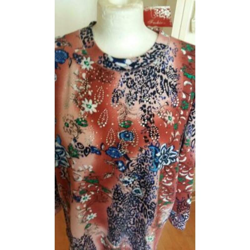 Gaaf truitje; new collection ( xl ) nieuw.