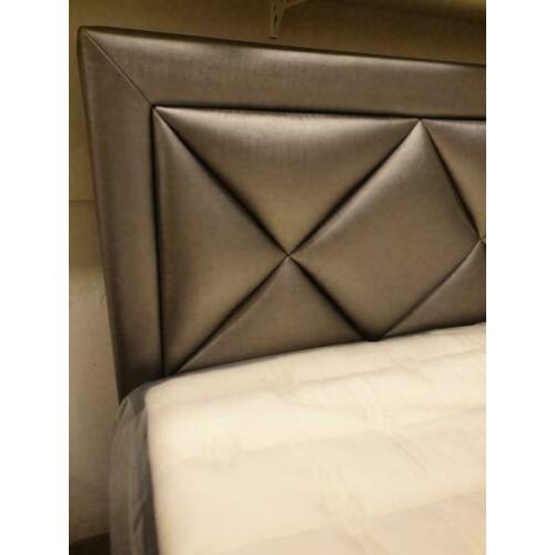 boxspring opberg grijs met hoogwaardig matras en topper