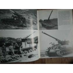 tanks illustrated 18, self propelled howitzers