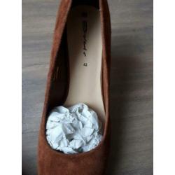 Nieuwe suede pumps. Mt 42. Cognac kleur.