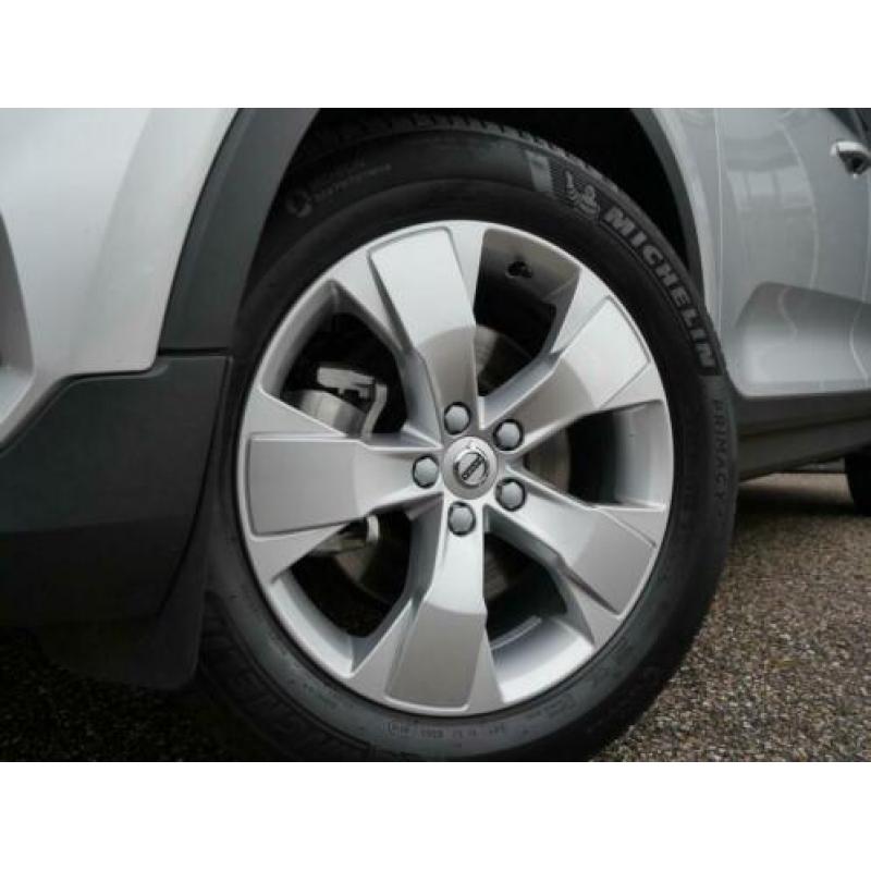 Volvo Xc40 T4 Automaat Momentum / Parkeercamera / Keyless