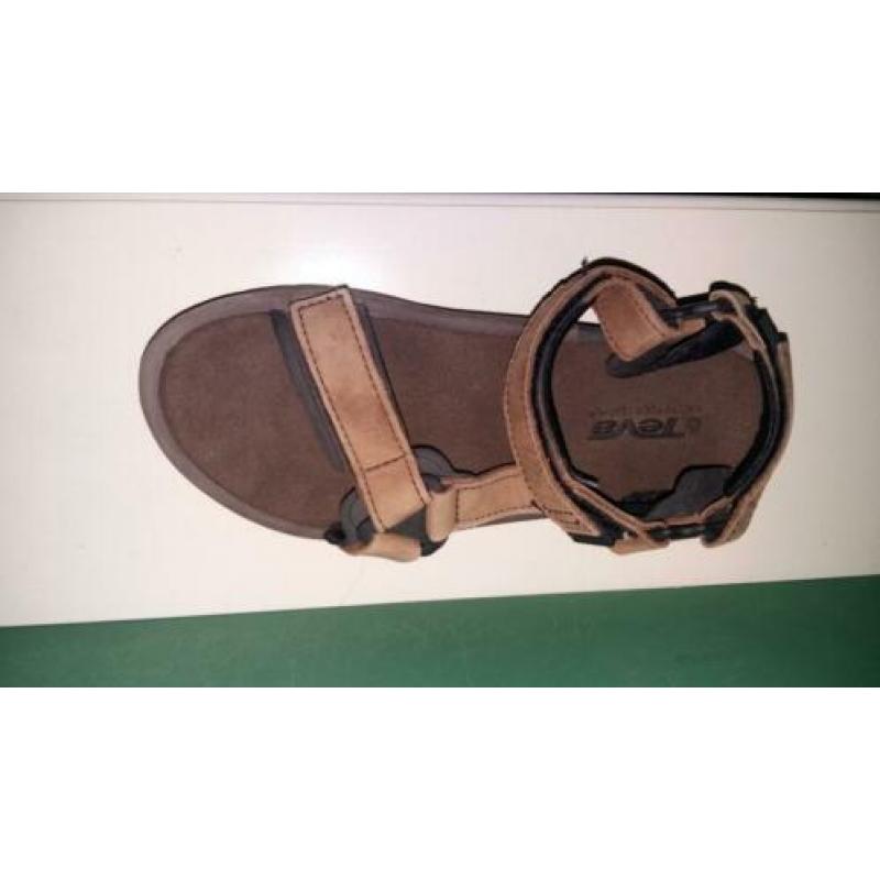 Teva sandalen bruin leder maat 38