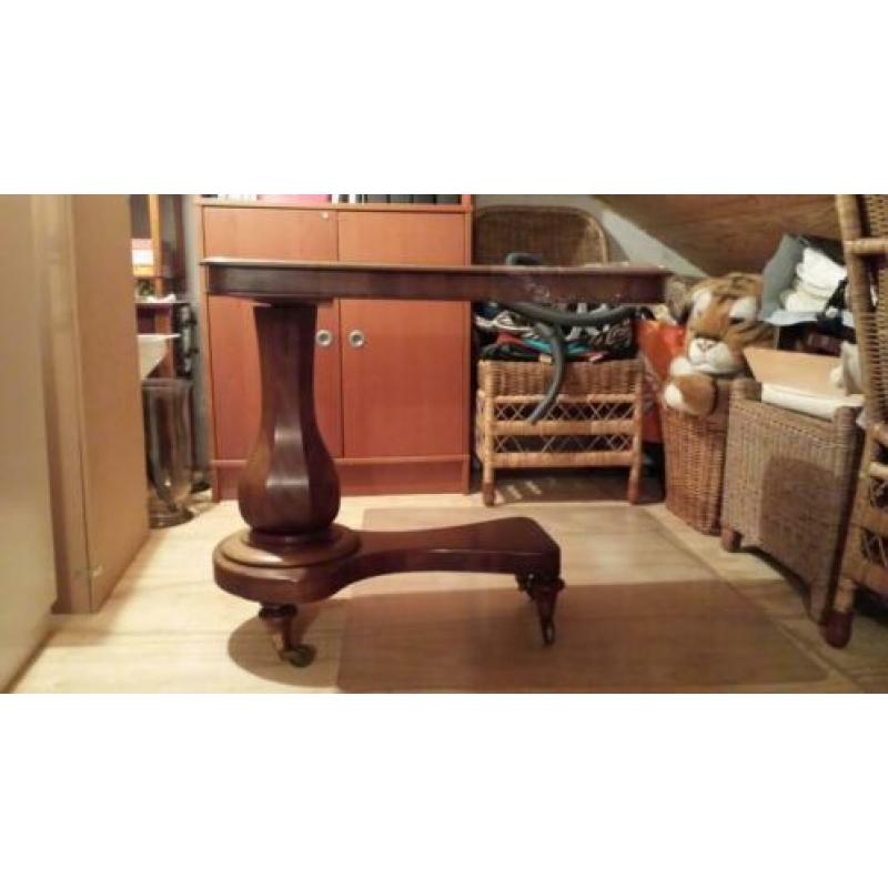 antieke bed tafel