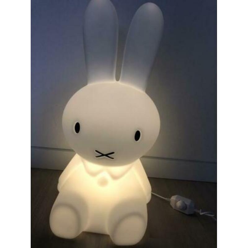 Nijntje lamp 53 cm hoog en 24 cm breed met dimmer