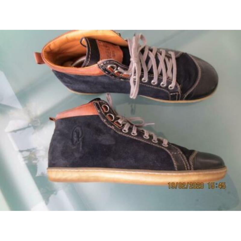 Blauwe leer/suede sneakers van Greve. Maat 40,5 (6,5)