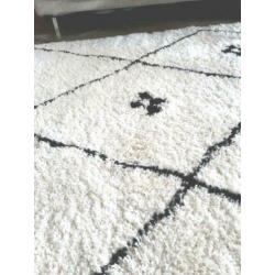 Groot Veramin vloerkleed 200x 290 met bloemen motief