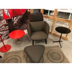Prachtige Italiaanse design fauteuils met pouffe