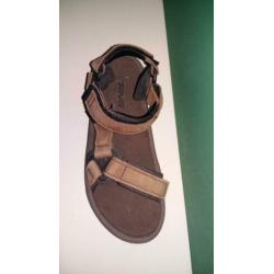 Teva sandalen bruin leder maat 38