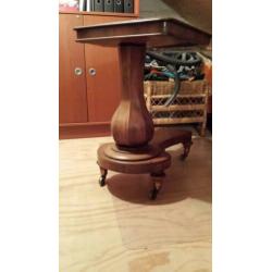 antieke bed tafel