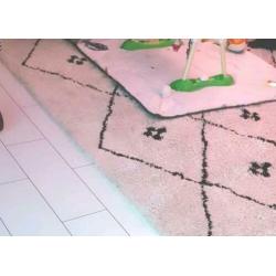 Groot Veramin vloerkleed 200x 290 met bloemen motief