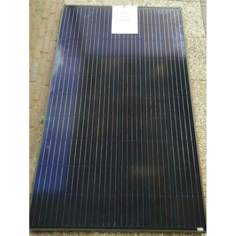 300w 10 zonnepanelen Soluxtec 166,5x101,5x3,2cm Duits