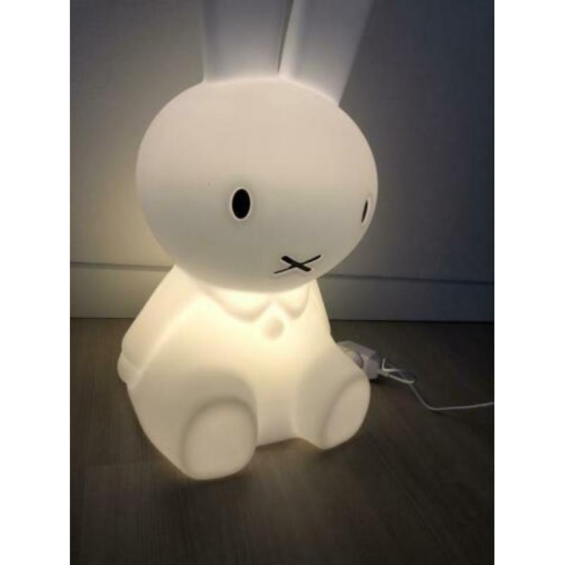 Nijntje lamp 53 cm hoog en 24 cm breed met dimmer