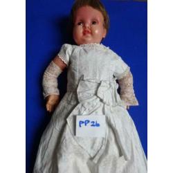 PP26: pop met lange rok/jurk