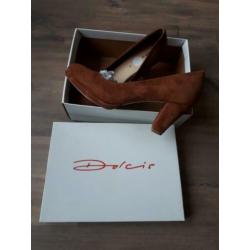 Nieuwe suede pumps. Mt 42. Cognac kleur.