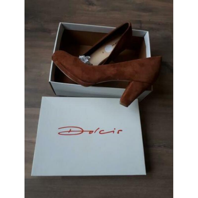 Nieuwe suede pumps. Mt 42. Cognac kleur.