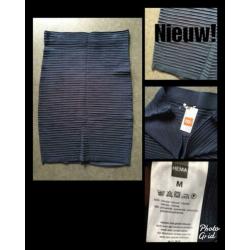 Nieuw??donkerblauw rokje??M/HEMA