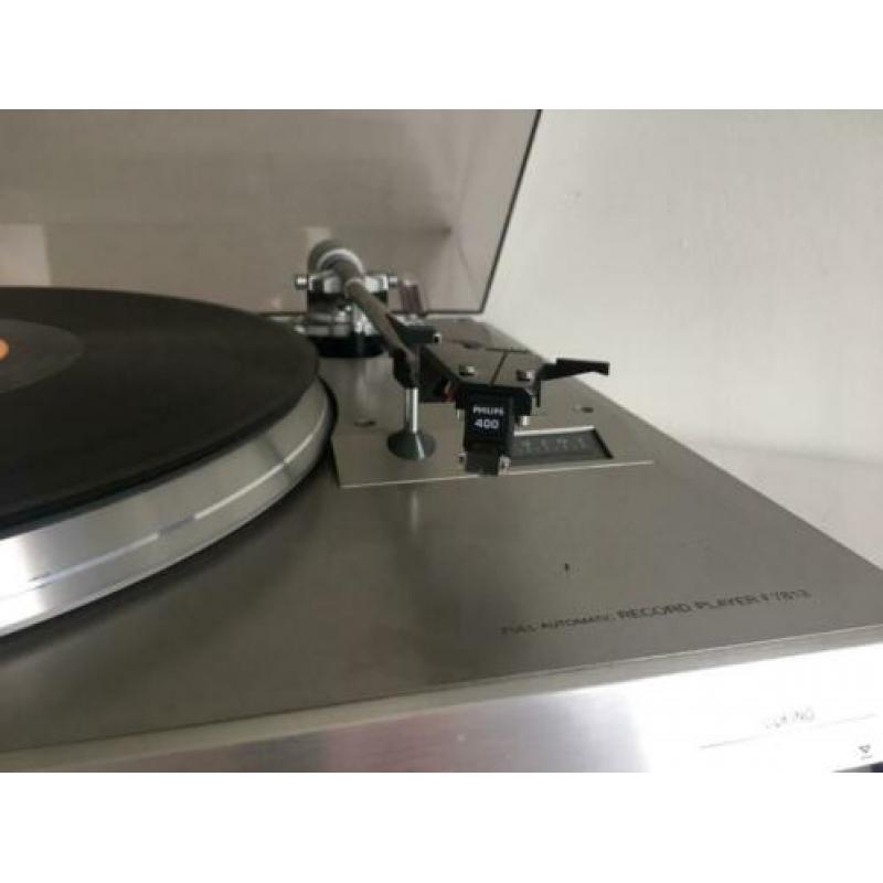 Philips F7813 platenspeler geheel nagekeken.