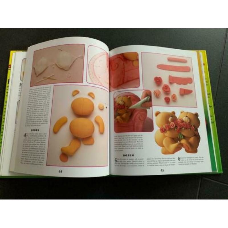 Stripfiguren om van te smullen taart boetseer boek