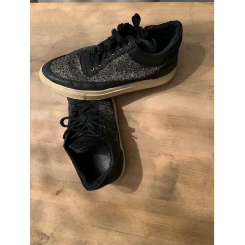 Filling pieces sneakers maat 43