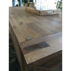 Mooi houte salon tafel