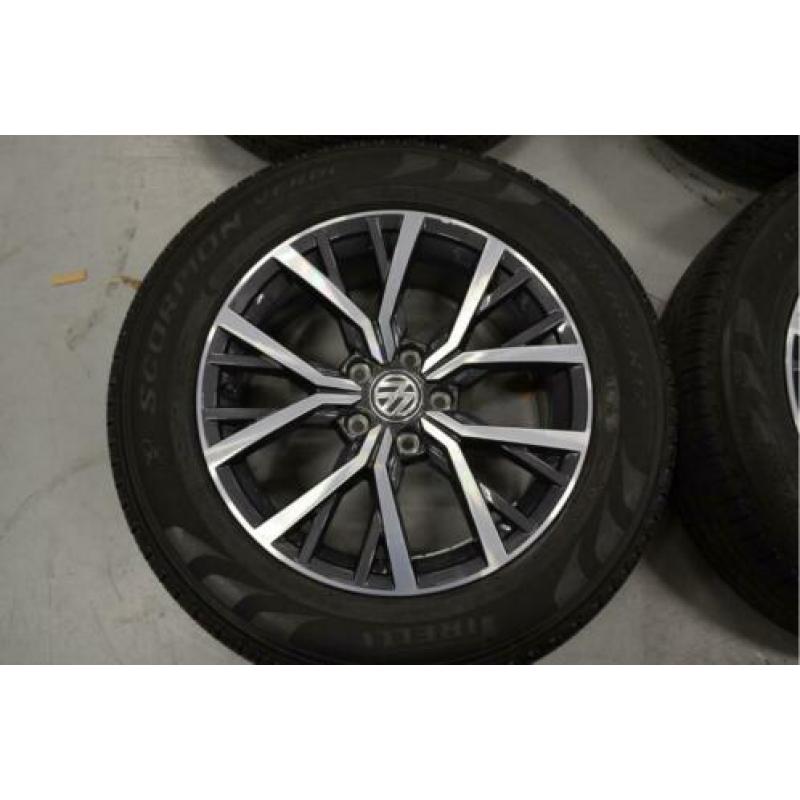 Gebr. set 17'' Vw Tiguan velgen met Pirelli all-season