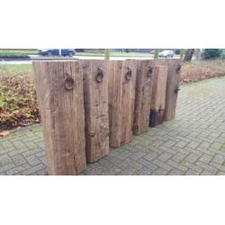 Houten meerpalen zuilen